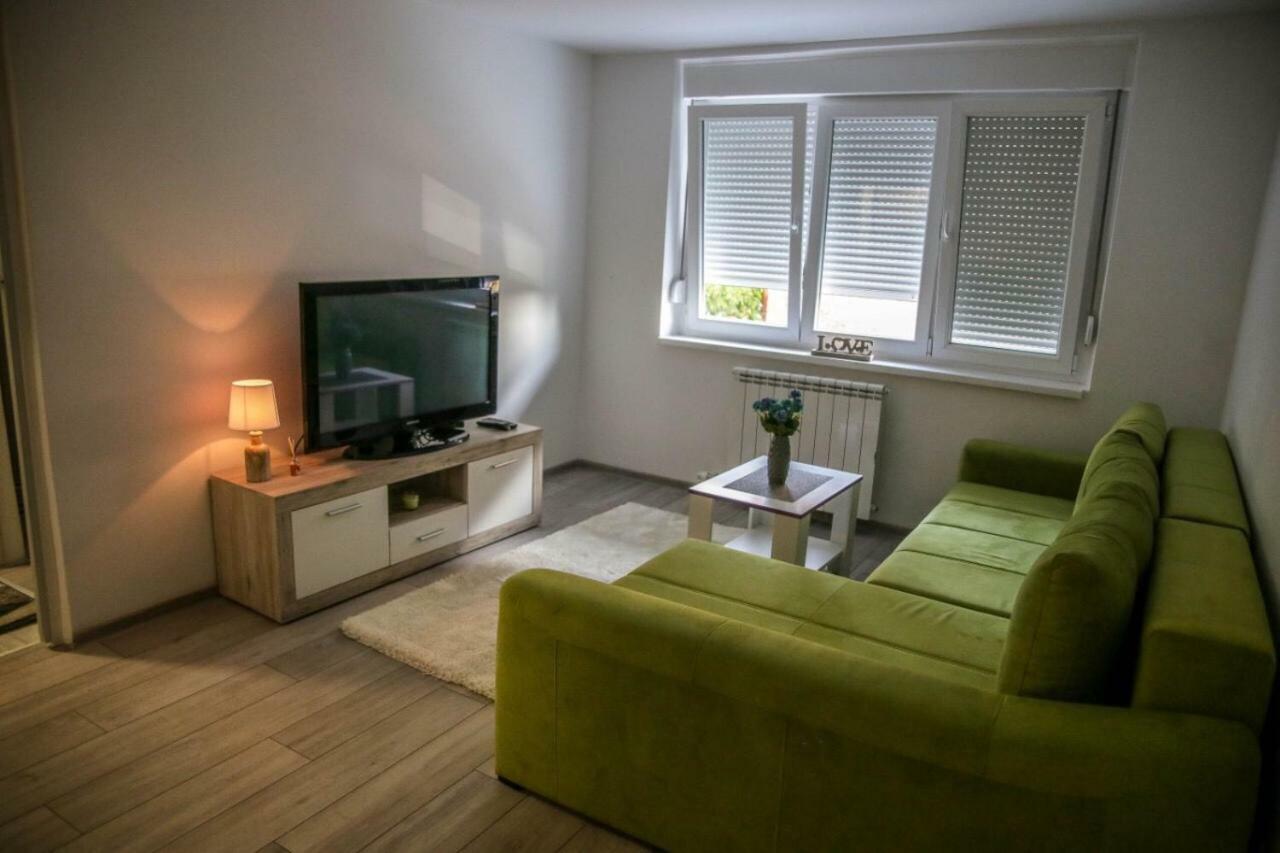 סראייבו Lovely Apartment Omar מראה חיצוני תמונה